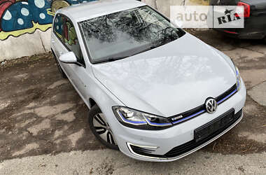 Хетчбек Volkswagen e-Golf 2019 в Києві