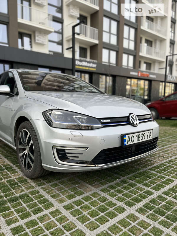 Хетчбек Volkswagen e-Golf 2019 в Ужгороді