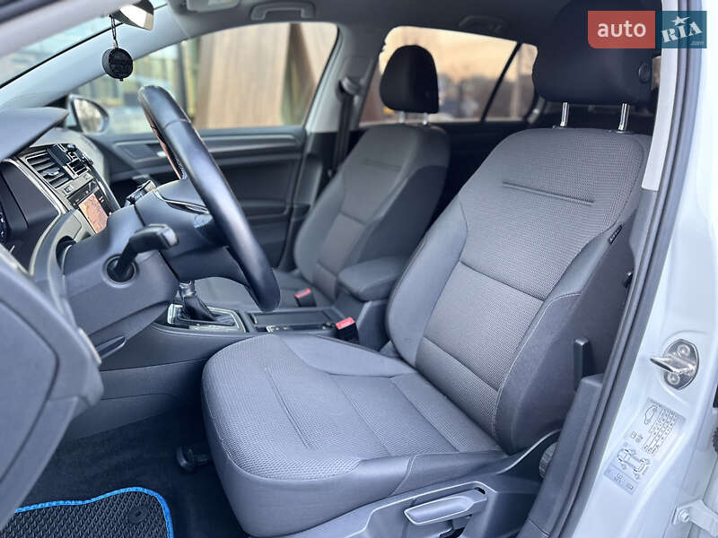 Хэтчбек Volkswagen e-Golf 2018 в Луцке