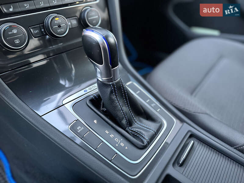 Хэтчбек Volkswagen e-Golf 2018 в Луцке