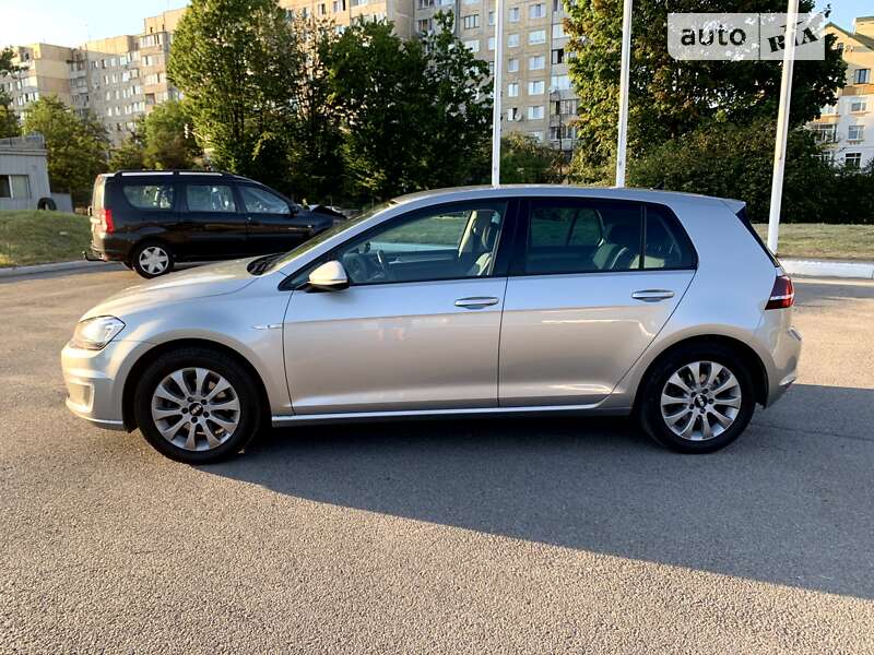 Хэтчбек Volkswagen e-Golf 2015 в Львове