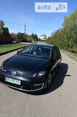 Хетчбек Volkswagen e-Golf 2015 в Рівному