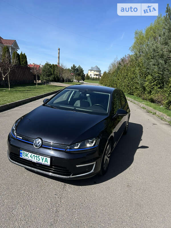 Хэтчбек Volkswagen e-Golf 2015 в Ровно