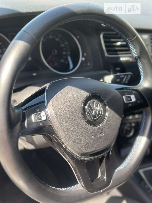 Хетчбек Volkswagen e-Golf 2020 в Іршаві