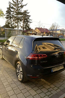 Хэтчбек Volkswagen e-Golf 2014 в Ужгороде