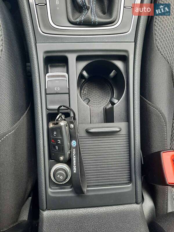 Хетчбек Volkswagen e-Golf 2017 в Одесі