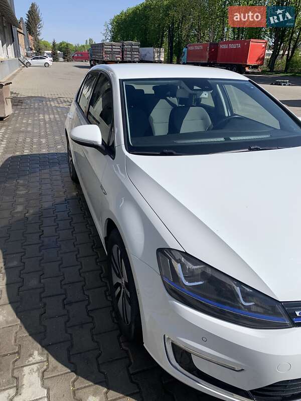 Хетчбек Volkswagen e-Golf 2014 в Полтаві