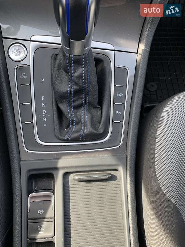 Хетчбек Volkswagen e-Golf 2014 в Полтаві