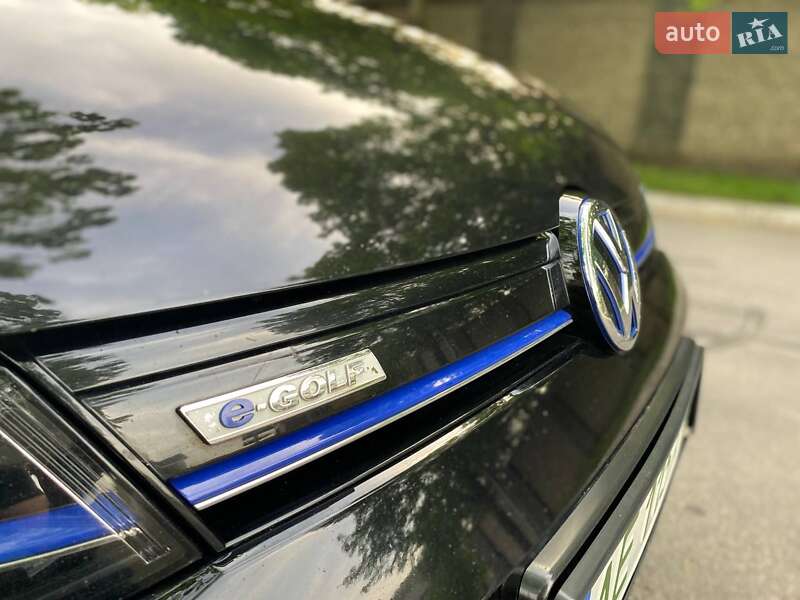 Хэтчбек Volkswagen e-Golf 2015 в Днепре
