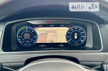 Хэтчбек Volkswagen e-Golf 2019 в 