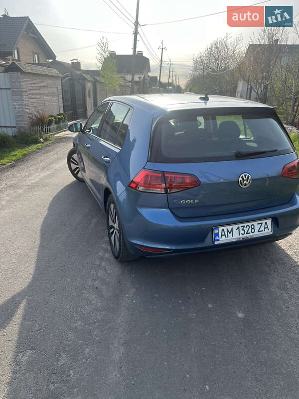 Хэтчбек Volkswagen e-Golf 2016 в Житомире