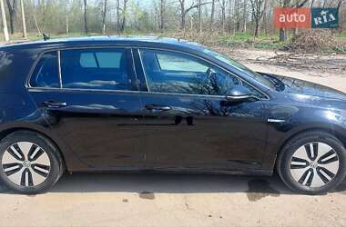 Хэтчбек Volkswagen e-Golf 2016 в 