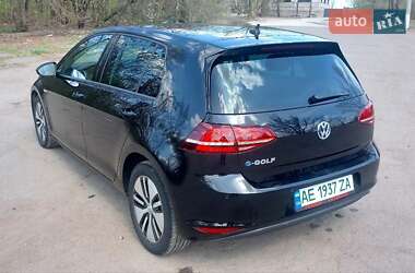 Хэтчбек Volkswagen e-Golf 2016 в 