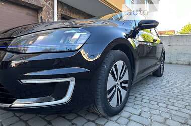 Хетчбек Volkswagen e-Golf 2015 в Львові