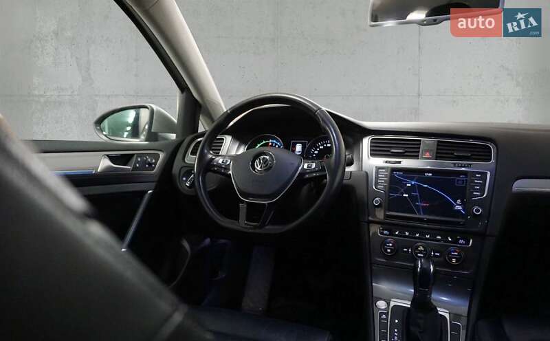 Хетчбек Volkswagen e-Golf 2016 в Тернополі