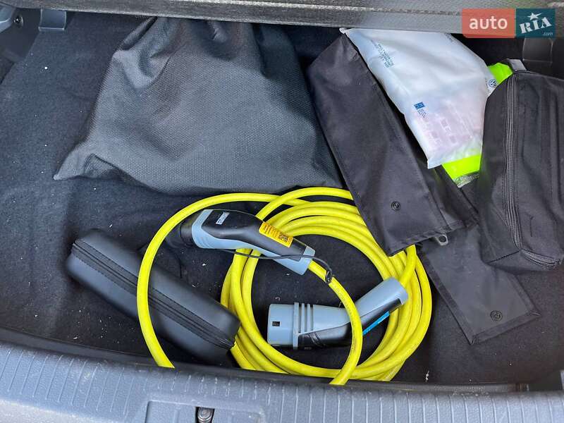 Хэтчбек Volkswagen e-Golf 2019 в Виннице