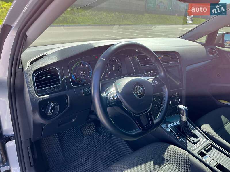 Хэтчбек Volkswagen e-Golf 2019 в Виннице