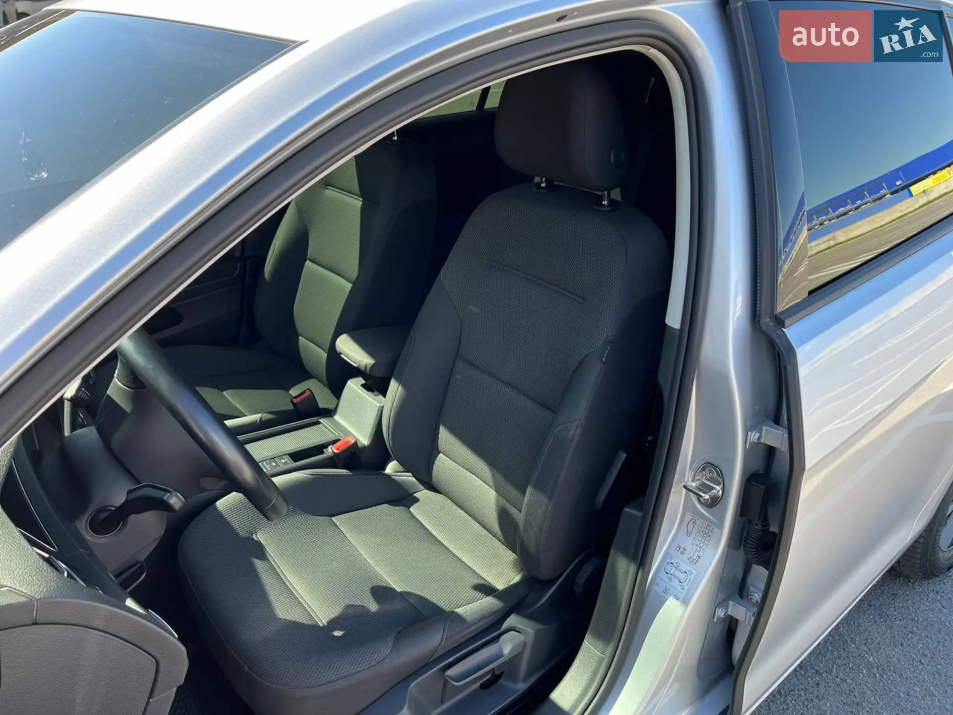 2019 Volkswagen Golf - мініатюра 17