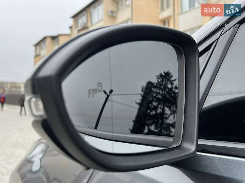 Хэтчбек Volkswagen e-Golf 2017 в Каменец-Подольском