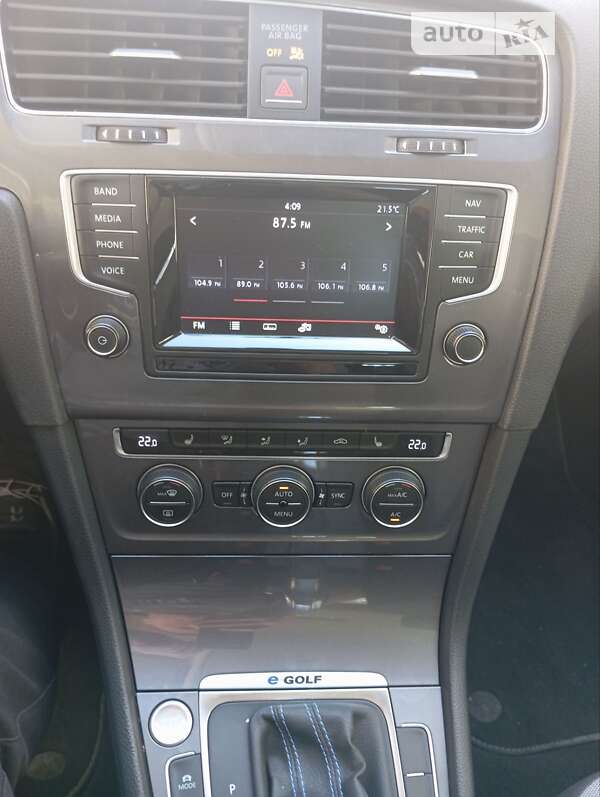 Хэтчбек Volkswagen e-Golf 2014 в Тернополе