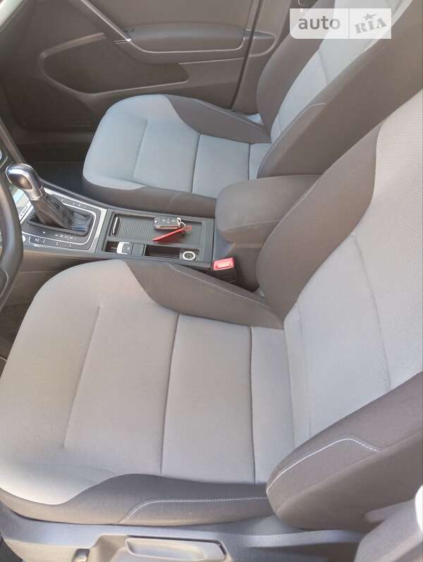 Хэтчбек Volkswagen e-Golf 2014 в Тернополе