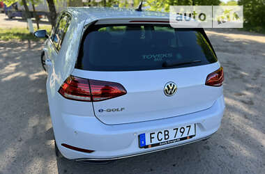 Хэтчбек Volkswagen e-Golf 2017 в Радивилове