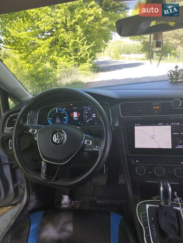 Хетчбек Volkswagen e-Golf 2019 в Бару