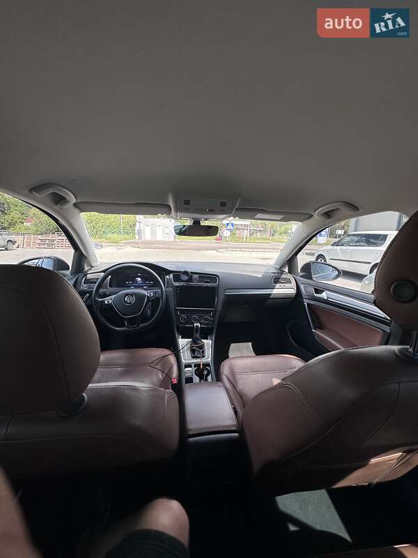 Хэтчбек Volkswagen e-Golf 2018 в Мукачево