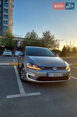 Хэтчбек Volkswagen e-Golf 2017 в 