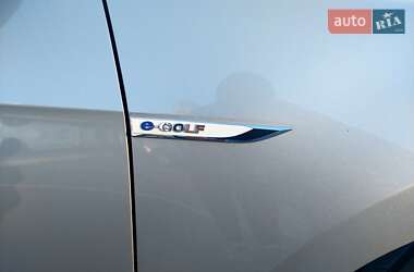Хэтчбек Volkswagen e-Golf 2017 в 