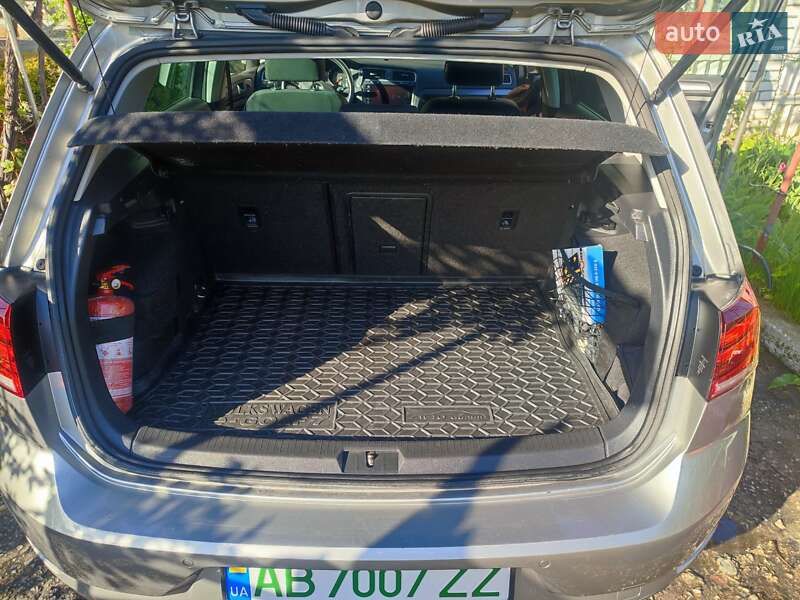 Хэтчбек Volkswagen e-Golf 2017 в Могилев-Подольске