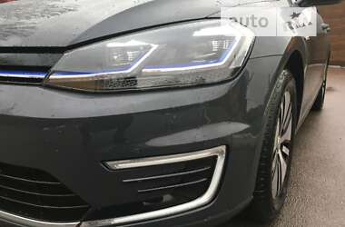 Хэтчбек Volkswagen e-Golf 2020 в Киеве