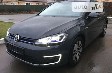 Хэтчбек Volkswagen e-Golf 2020 в Киеве