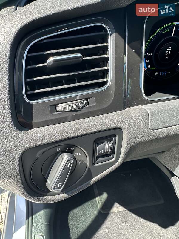 Хэтчбек Volkswagen e-Golf 2019 в Днепре