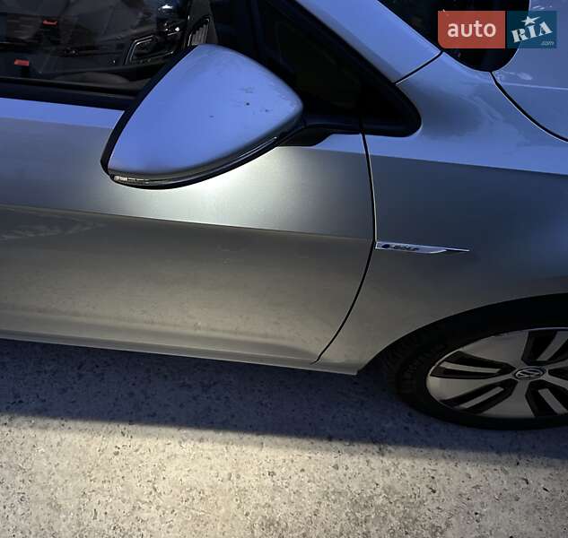 Хэтчбек Volkswagen e-Golf 2019 в Днепре