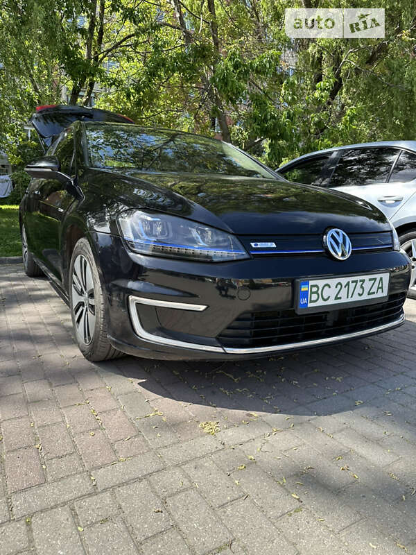 Хетчбек Volkswagen e-Golf 2015 в Ужгороді