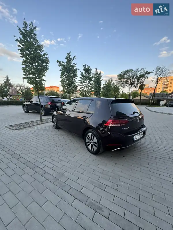 Хэтчбек Volkswagen e-Golf 2017 в 