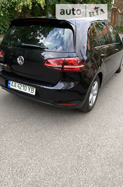 Хэтчбек Volkswagen e-Golf 2014 в Киеве