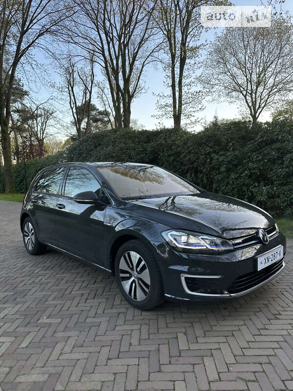 Хетчбек Volkswagen e-Golf 2019 в Стрию