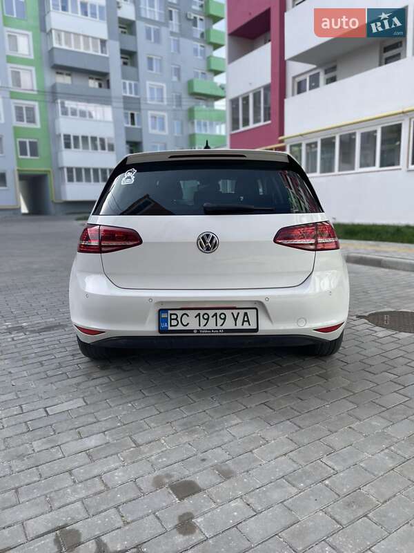 Хэтчбек Volkswagen e-Golf 2015 в Львове