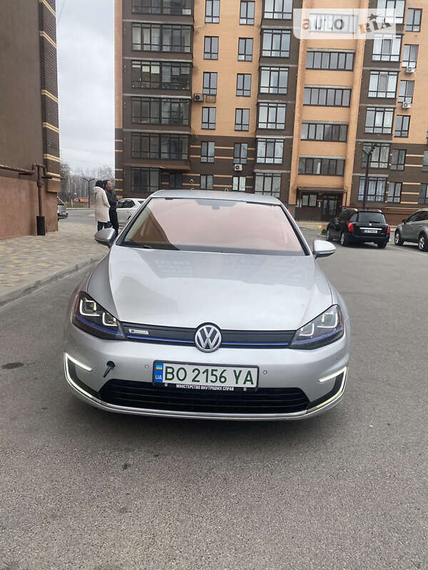 Хетчбек Volkswagen e-Golf 2015 в Чернігові