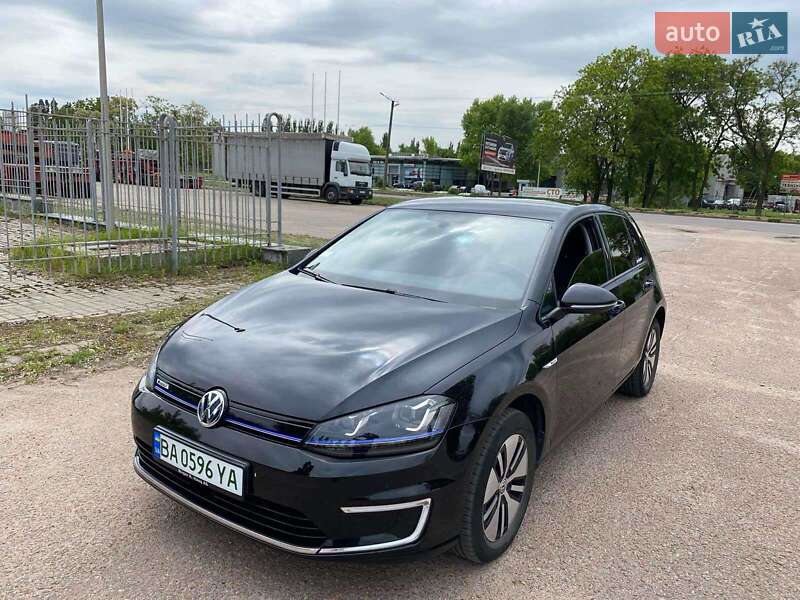 Хэтчбек Volkswagen e-Golf 2014 в Кропивницком