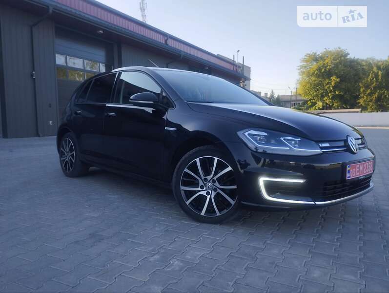 Хэтчбек Volkswagen e-Golf 2018 в Ковеле