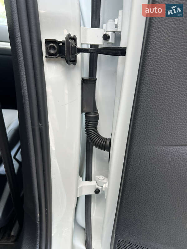 Хетчбек Volkswagen e-Golf 2015 в Києві