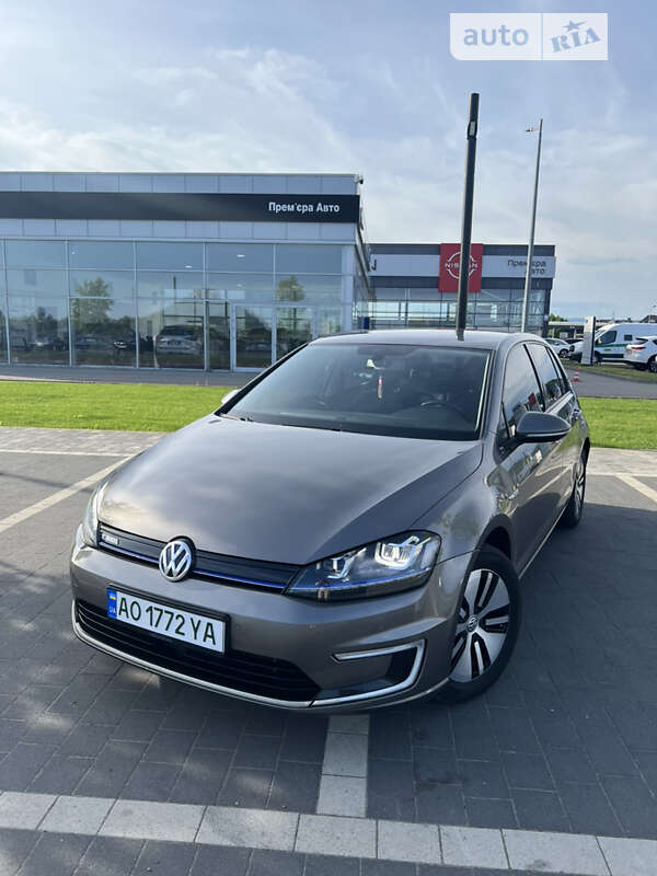 Хетчбек Volkswagen e-Golf 2015 в Мукачевому