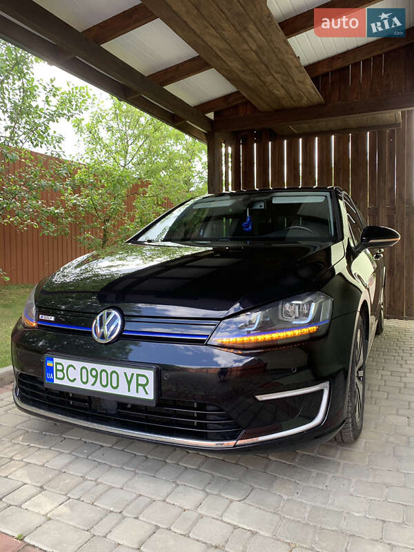 Volkswagen e-Golf 2015