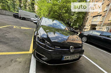 Хэтчбек Volkswagen e-Golf 2020 в Киеве