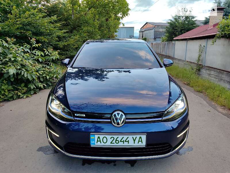 Хэтчбек Volkswagen e-Golf 2017 в Мукачево