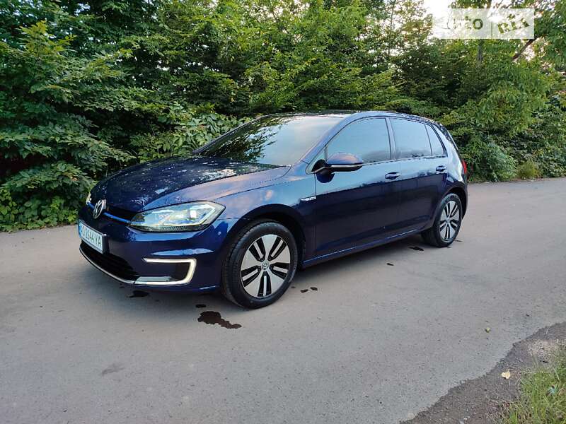 Хэтчбек Volkswagen e-Golf 2017 в Мукачево