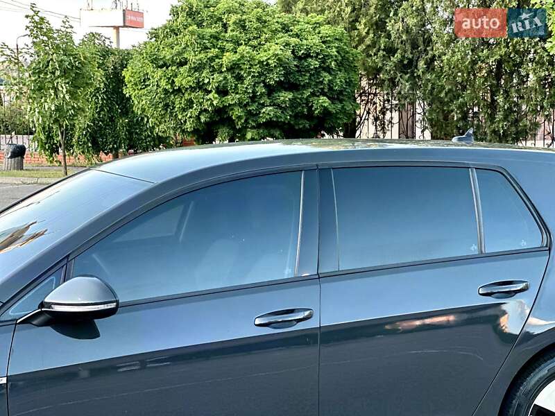 Хетчбек Volkswagen e-Golf 2016 в Кривому Розі фото 15 Хетчбек Volkswagen e-Golf 2016 в Кривому Розі